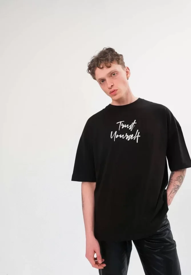 Tricou Christof